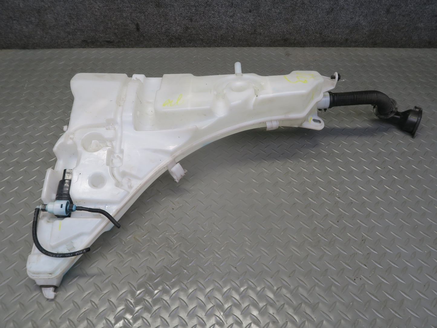 2014-2018 BMW F15 X5 Windshield Washer Fluid Reservoir Tank w Pump 7292423