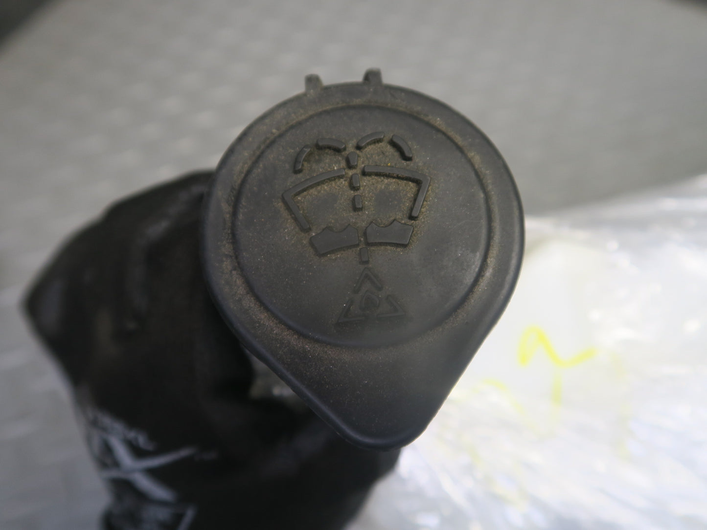 2014-2018 BMW F15 X5 Windshield Washer Fluid Reservoir Tank w Pump 7292423