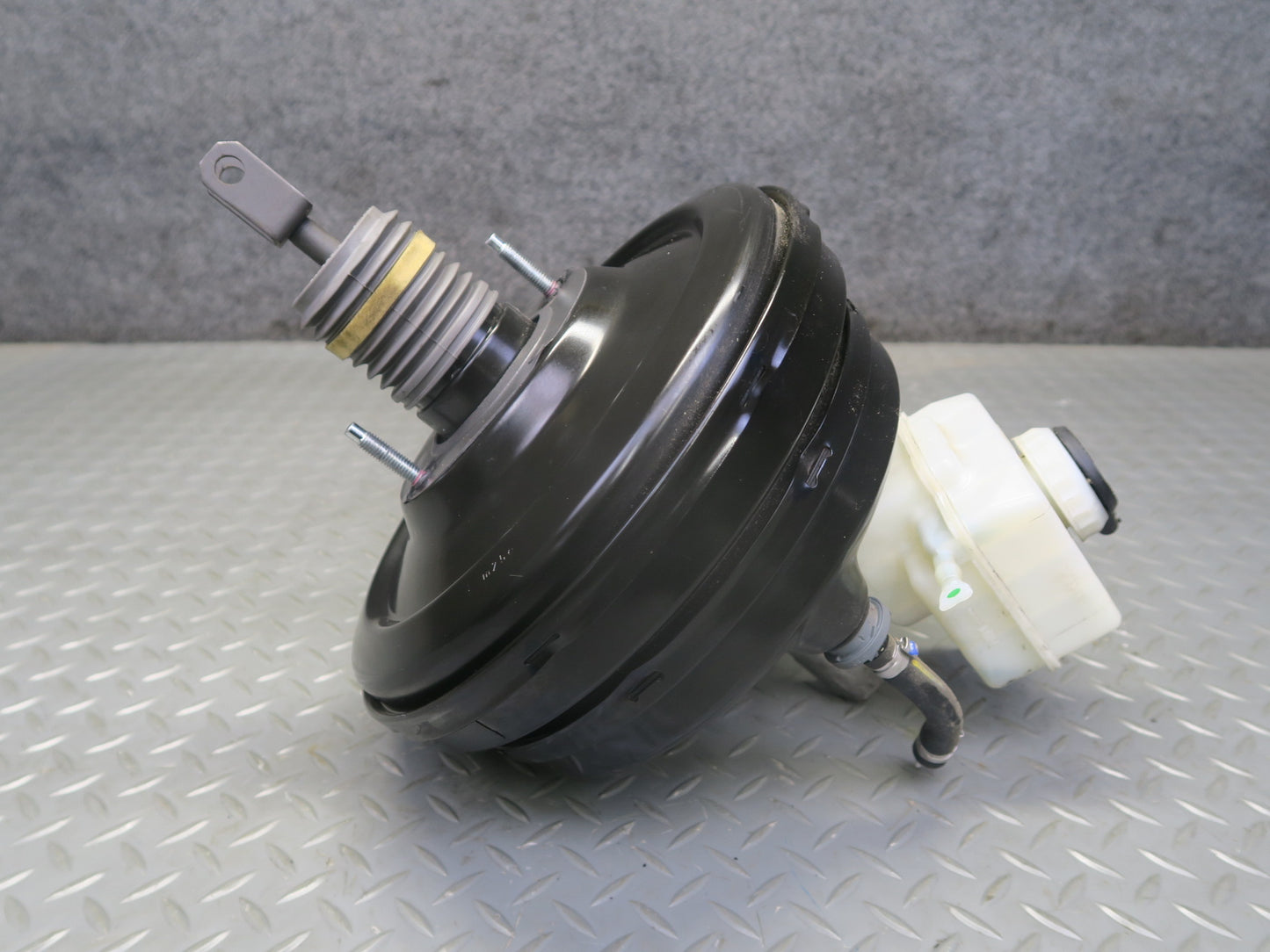2014-2018 BMW F15 X5 3.0L 4.4L Brake Master Cylinder Booster Fluid Reservoir