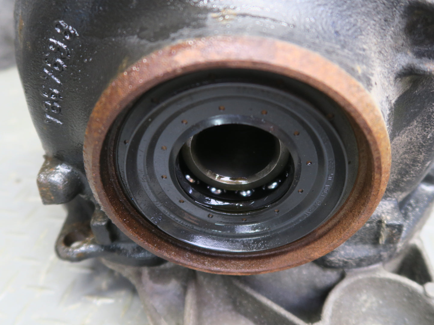 2014-2018 BMW F15 X5 3.0L 4.4L AWD Rear Axle Differential Carrier 3:15 Ratio 93K
