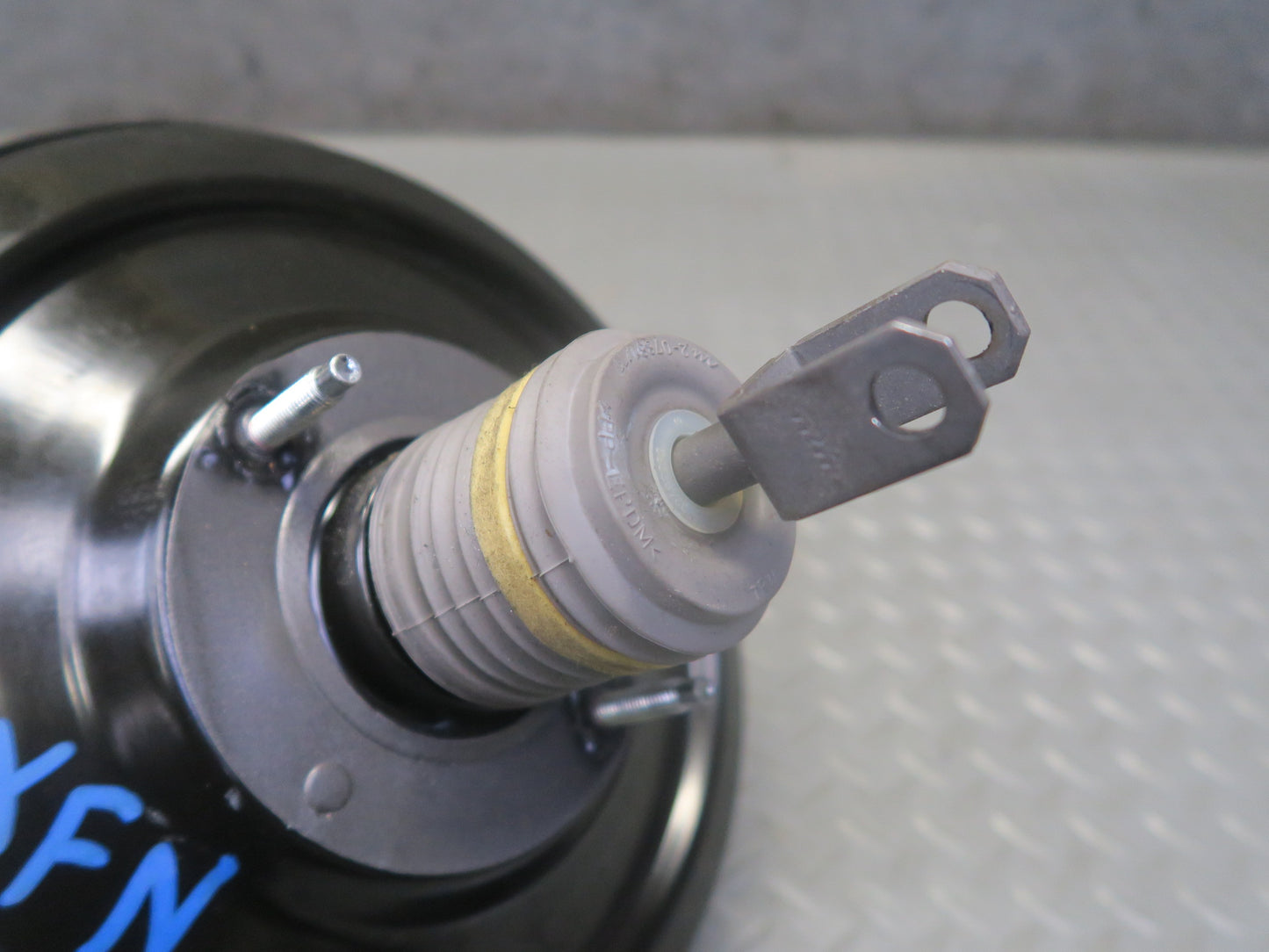 2014-2018 BMW F15 X5 3.0L 4.4L Brake Master Cylinder Booster Fluid Reservoir