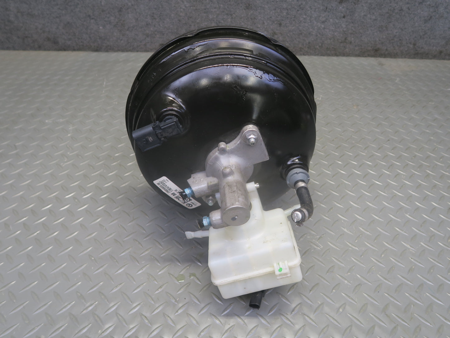 2014-2018 BMW F15 X5 3.0L 4.4L Brake Master Cylinder Booster Fluid Reservoir
