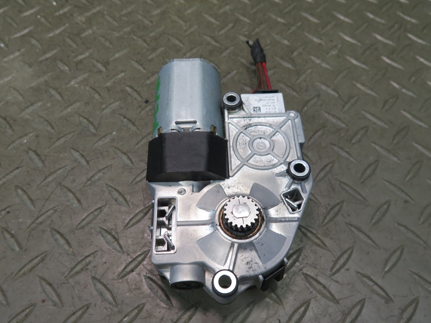 2011-2018 Porsche Cayenne 958 Rear Sunroof Motor Drive Unit 7P0959591E