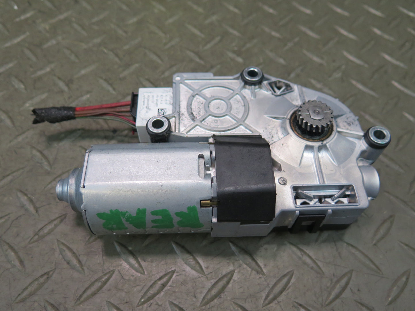 2011-2018 Porsche Cayenne 958 Rear Sunroof Motor Drive Unit 7P0959591E