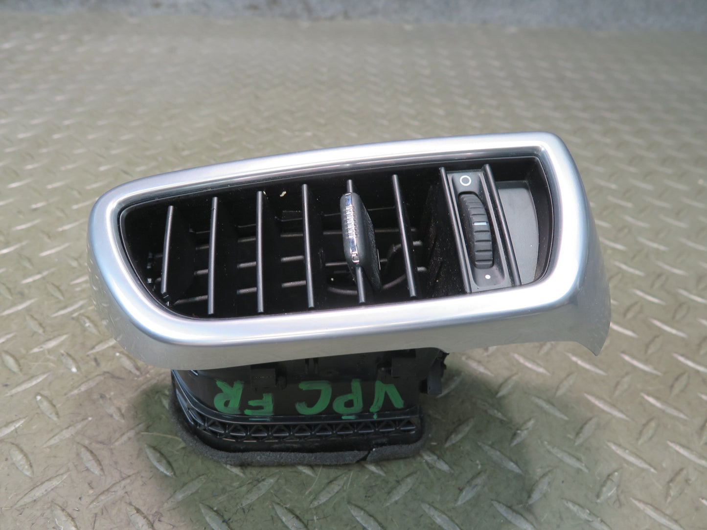 2011-2018 Porsche Cayenne 958 Dash Front Right A/C Air Vent Grille 7P5819704D