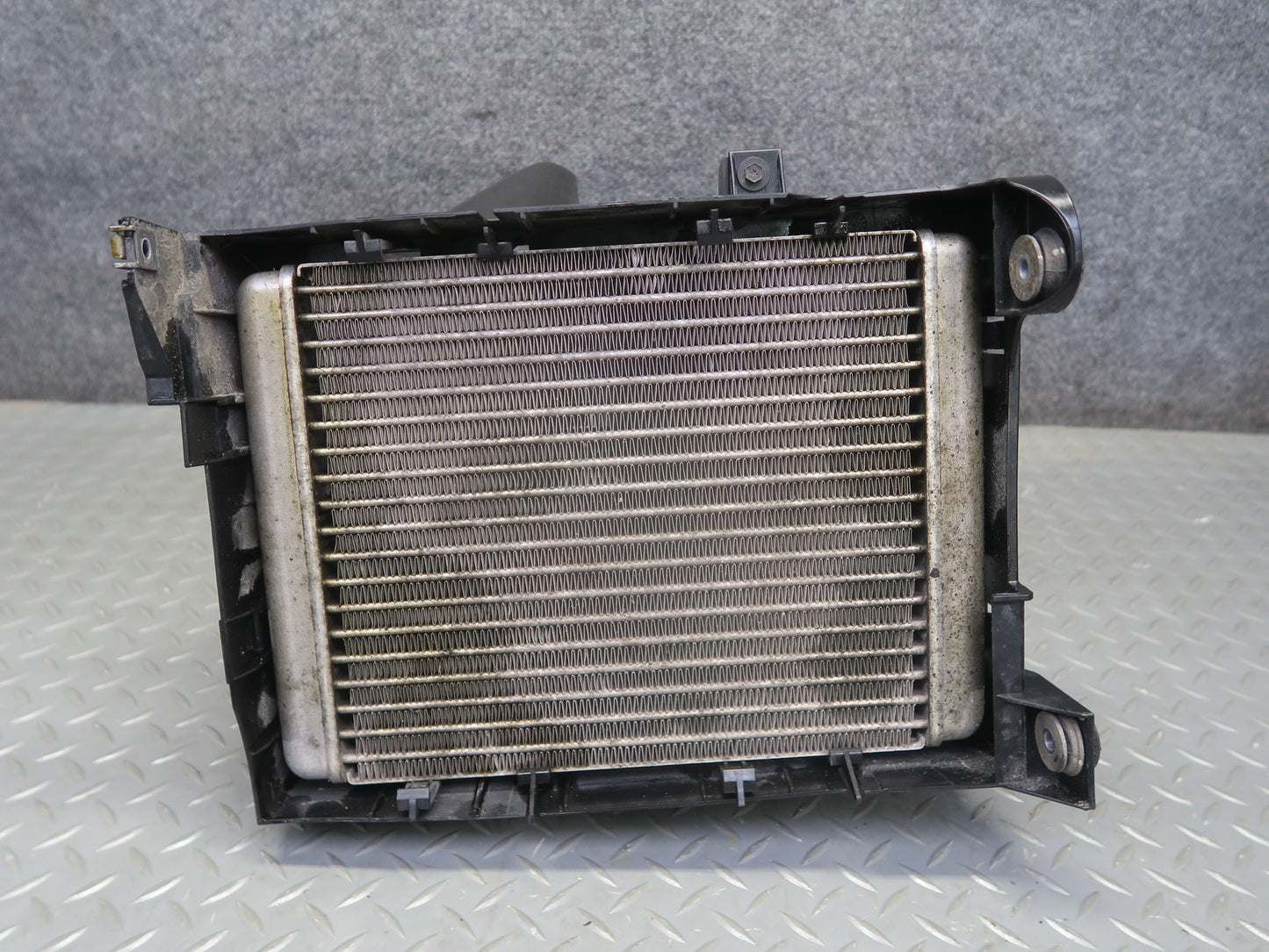 2014-2018 BMW F15 X5 N63 AWD Engine Front Right Auxiliary Radiator w Air Duct
