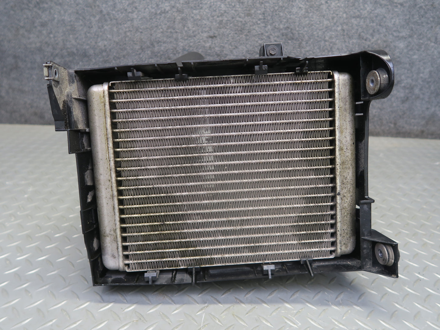 2014-2018 BMW F15 X5 N63 AWD Engine Front Right Auxiliary Radiator w Air Duct