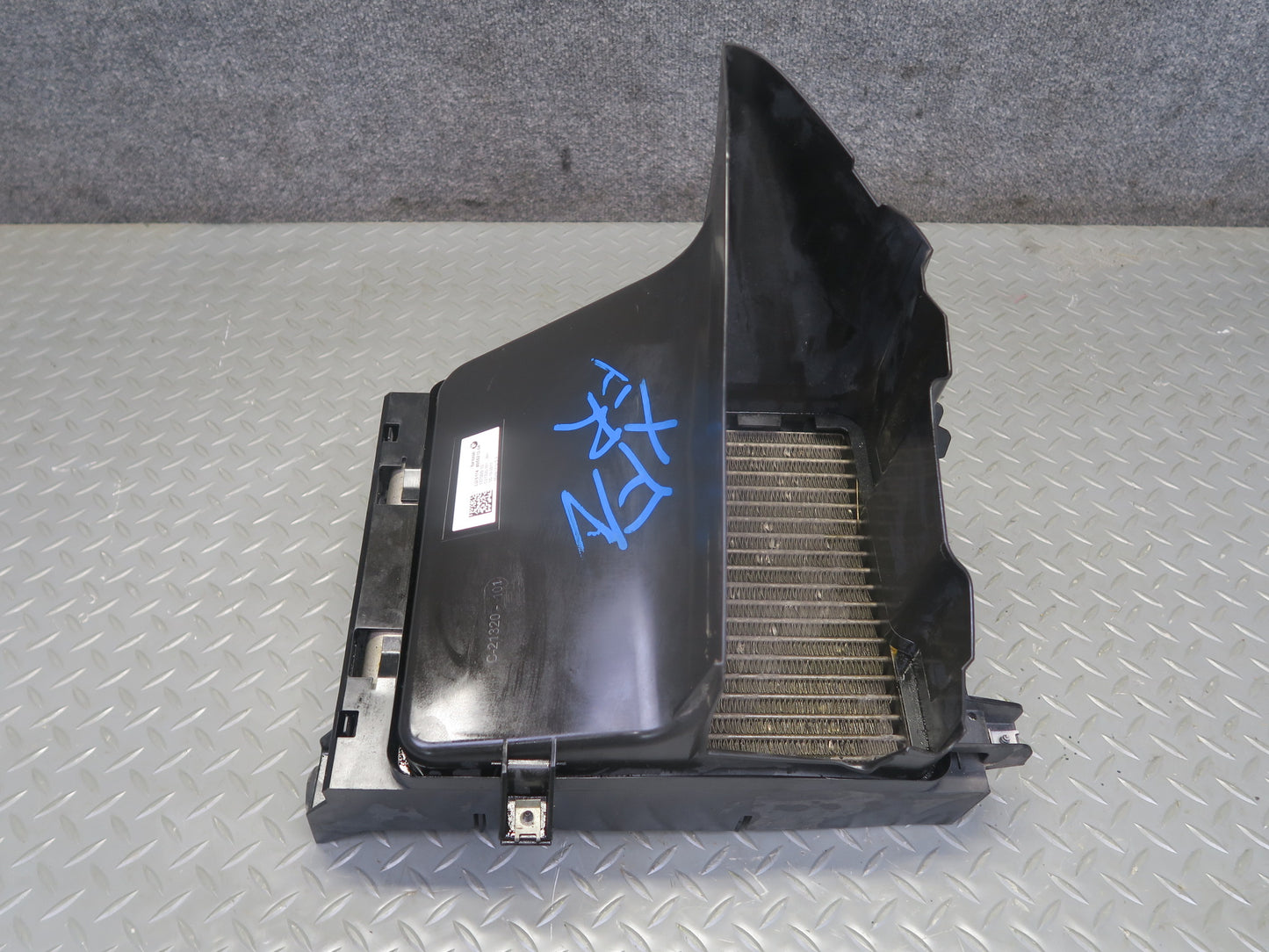 2014-2018 BMW F15 X5 N63 AWD Engine Front Right Auxiliary Radiator w Air Duct