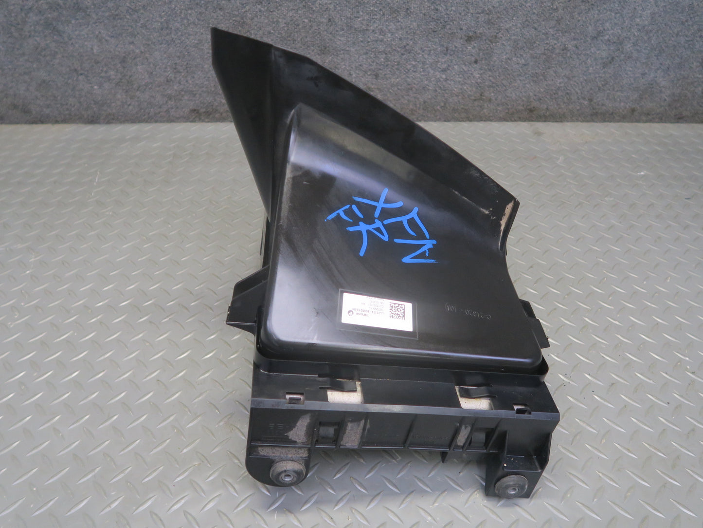 2014-2018 BMW F15 X5 N63 AWD Engine Front Right Auxiliary Radiator w Air Duct