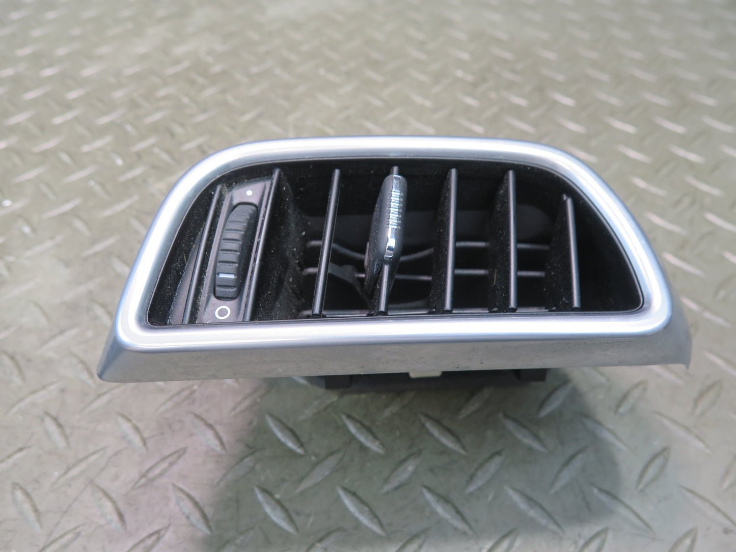2011-2018 Porsche Cayenne 958 Rear Left Center Console A/C Air Vent Grille
