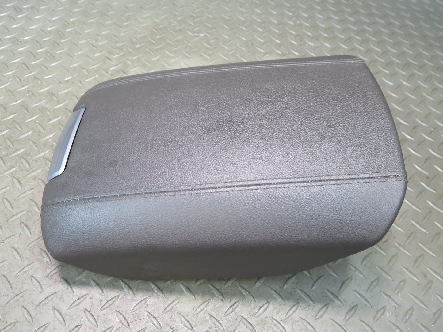 2011-2018 Porsche Cayenne 958 Center Console Lid Armrest Cover Agate Gray