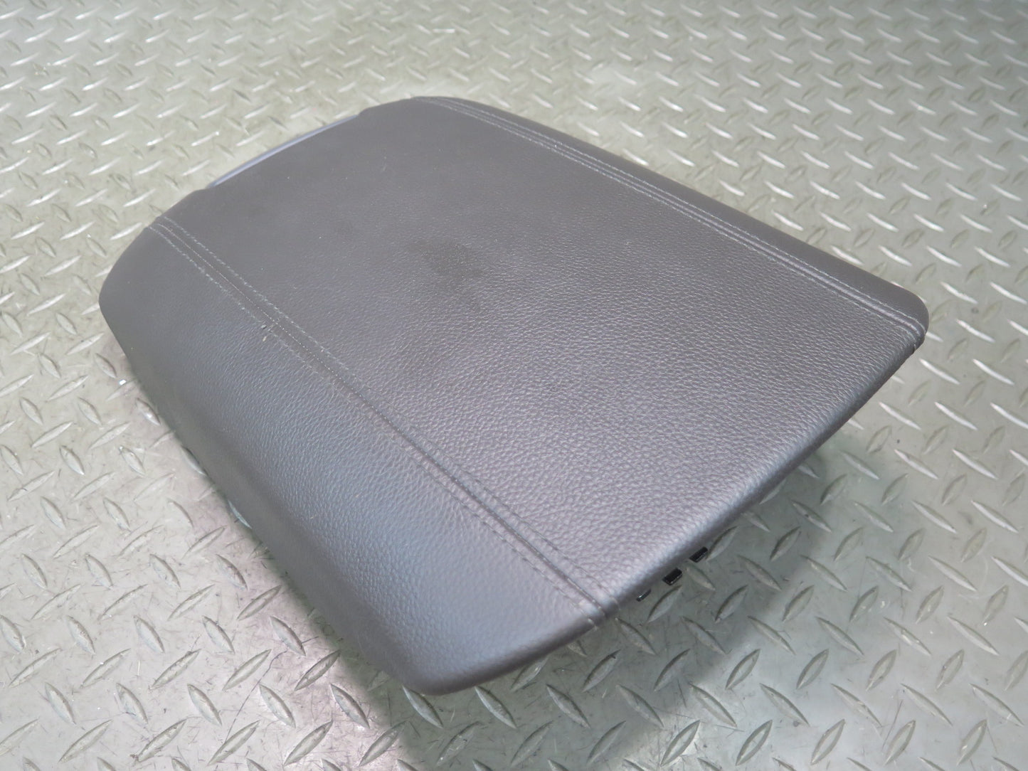 2011-2018 Porsche Cayenne 958 Center Console Lid Armrest Cover Agate Gray
