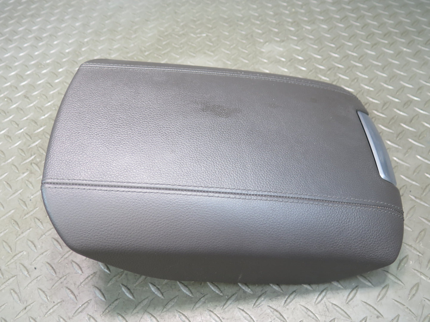 2011-2018 Porsche Cayenne 958 Center Console Lid Armrest Cover Agate Gray