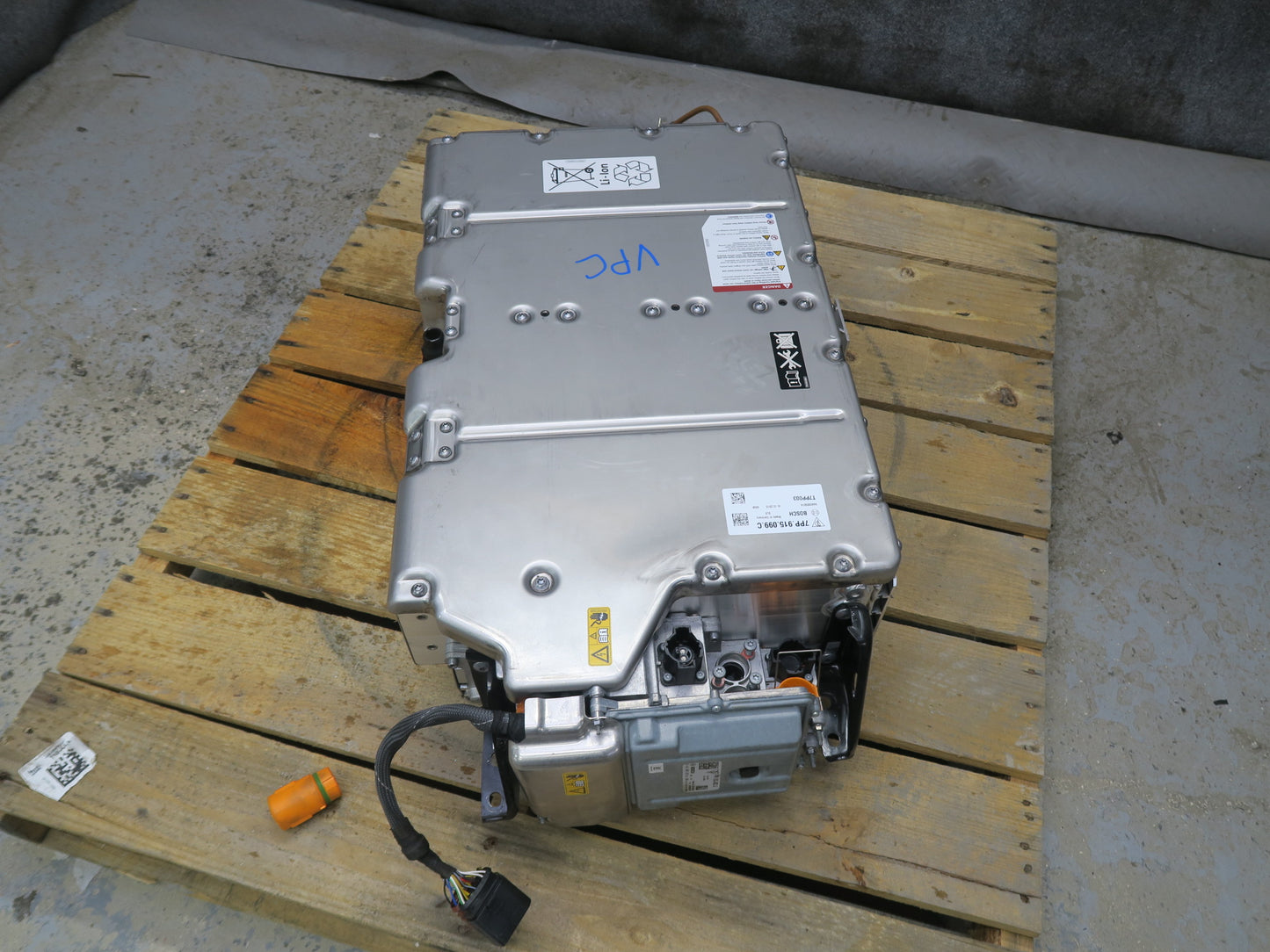 2015-2016 Porsche Cayenne 3.0L E Hybrid High Voltage Battery Pack w ECU Assembly