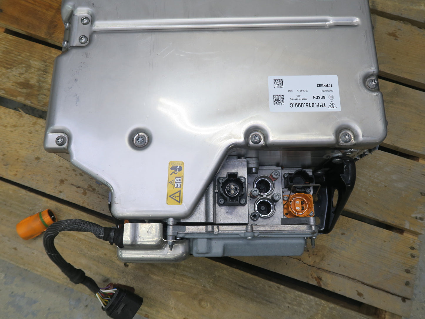 2015-2016 Porsche Cayenne 3.0L E Hybrid High Voltage Battery Pack w ECU Assembly