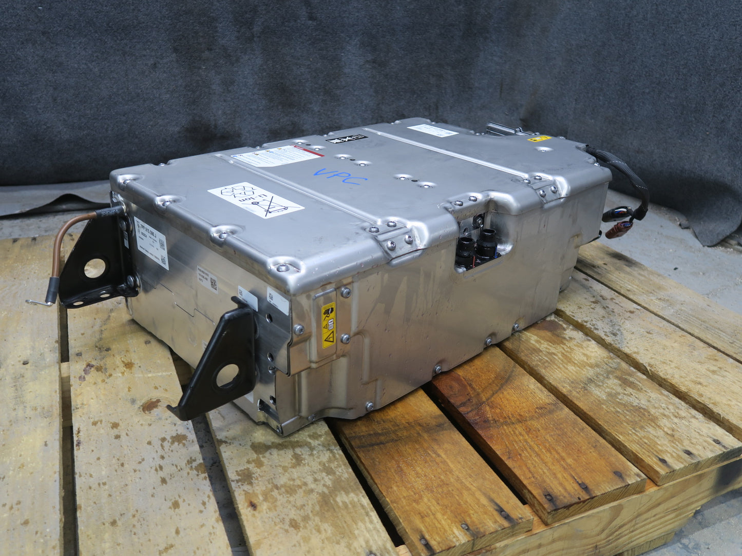 2015-2016 Porsche Cayenne 3.0L E Hybrid High Voltage Battery Pack w ECU Assembly
