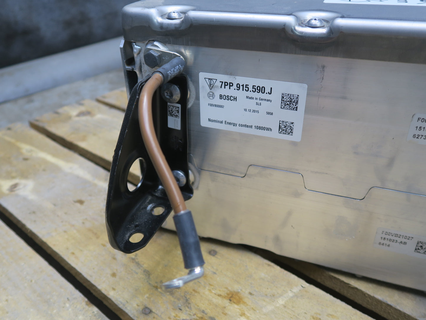 2015-2016 Porsche Cayenne 3.0L E Hybrid High Voltage Battery Pack w ECU Assembly