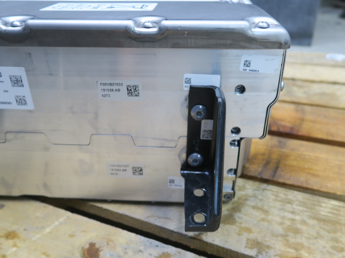 2015-2016 Porsche Cayenne 3.0L E Hybrid High Voltage Battery Pack w ECU Assembly