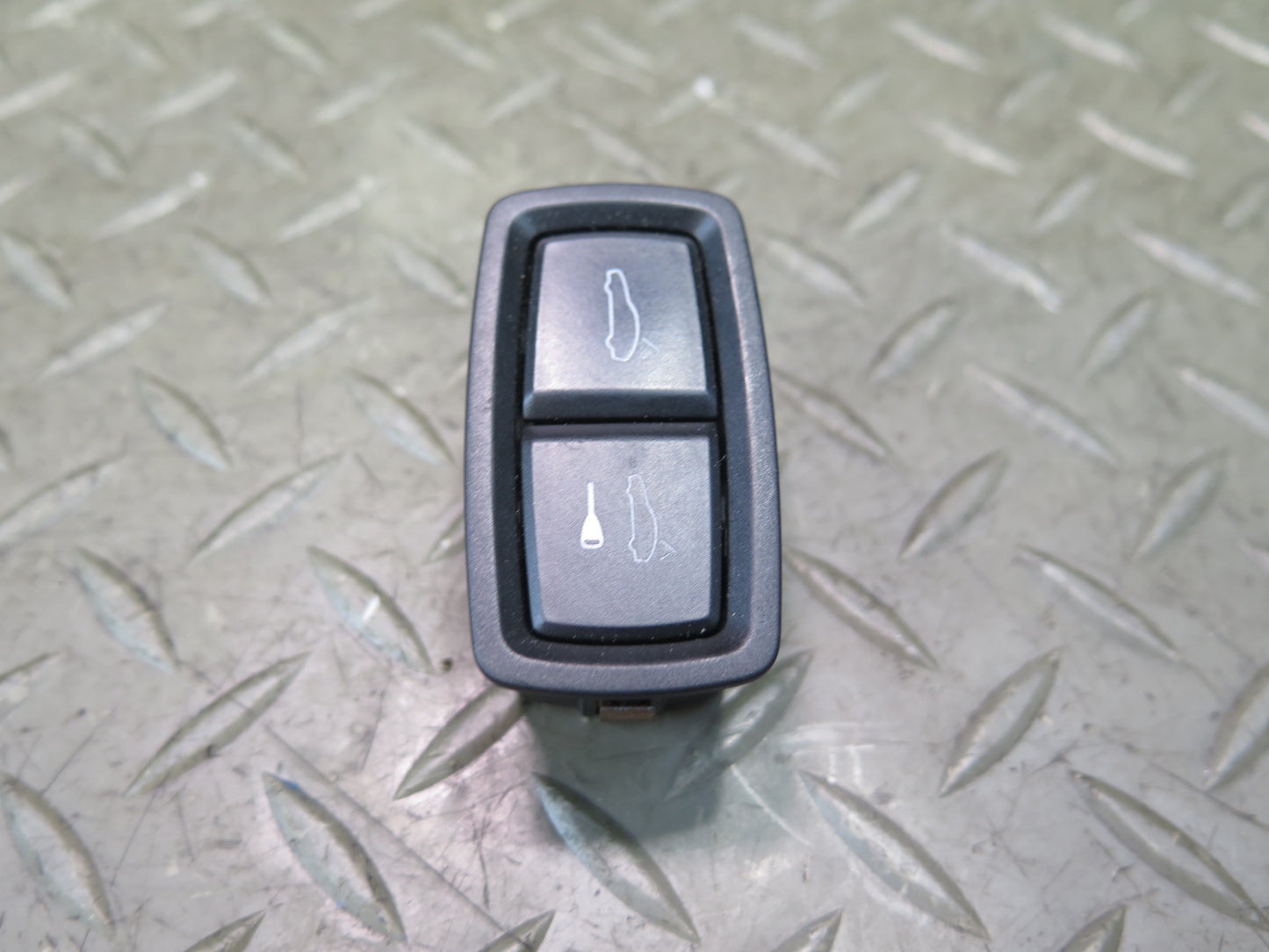2011-2018 Porsche Cayenne 958.2 Trunk Tailgate Liftgate Open Close Button Switch