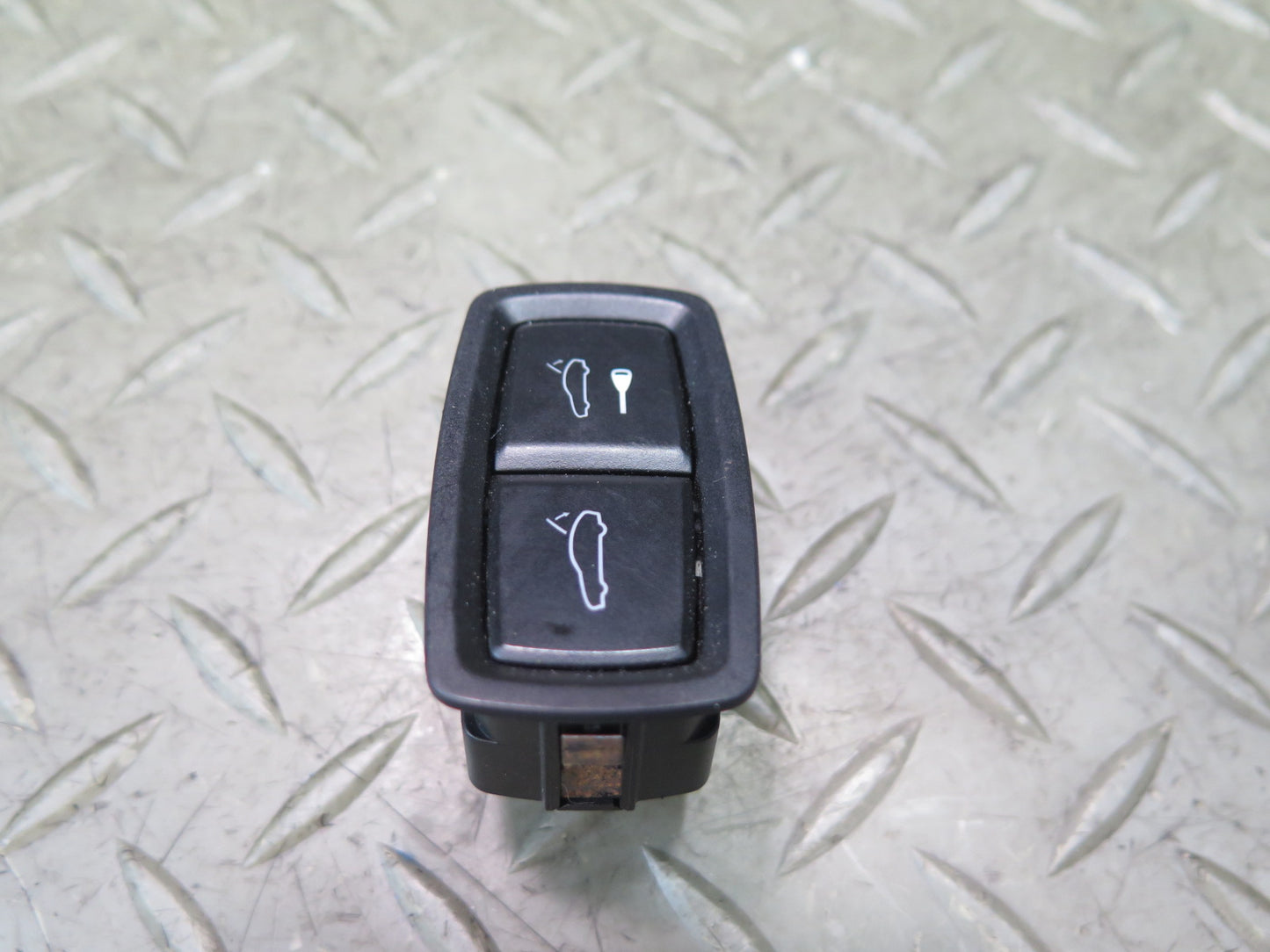 2011-2018 Porsche Cayenne 958.2 Trunk Tailgate Liftgate Open Close Button Switch
