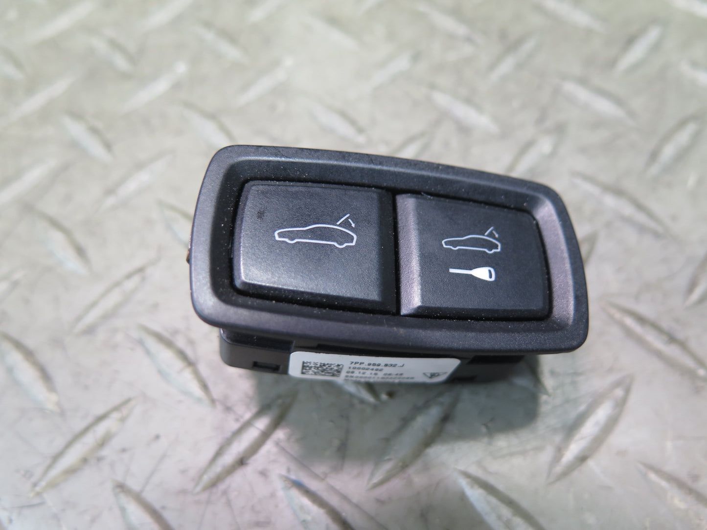 2011-2018 Porsche Cayenne 958.2 Trunk Tailgate Liftgate Open Close Button Switch