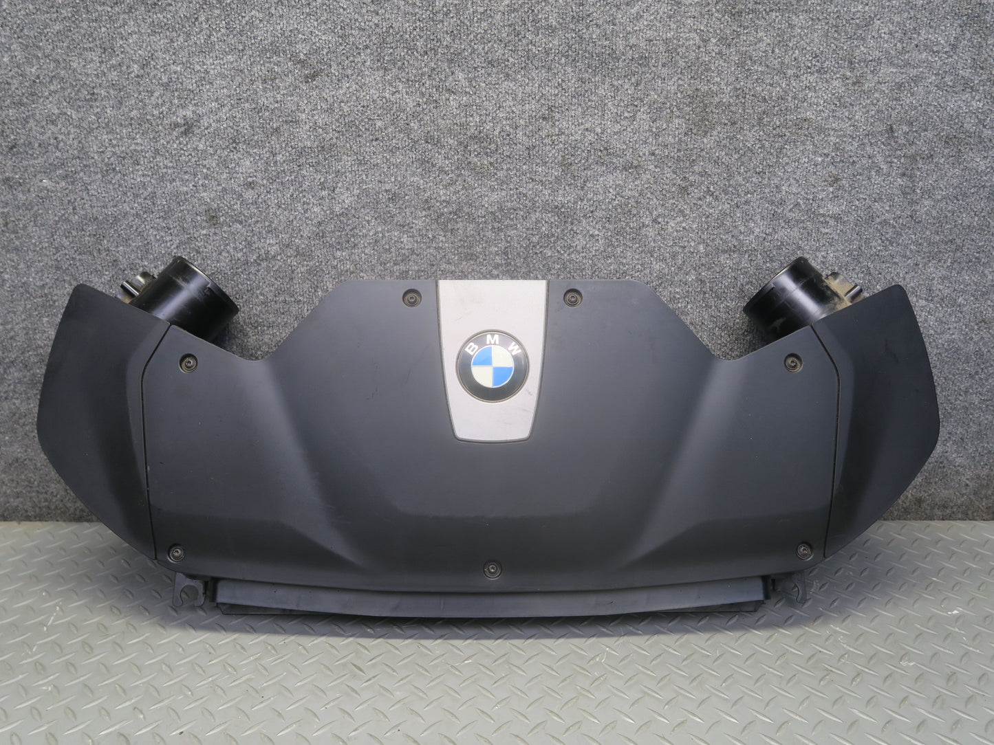 2014-2018 BMW F15 X5 50IX AWD N63 Air Intake Muffler Cleaner Filter Box