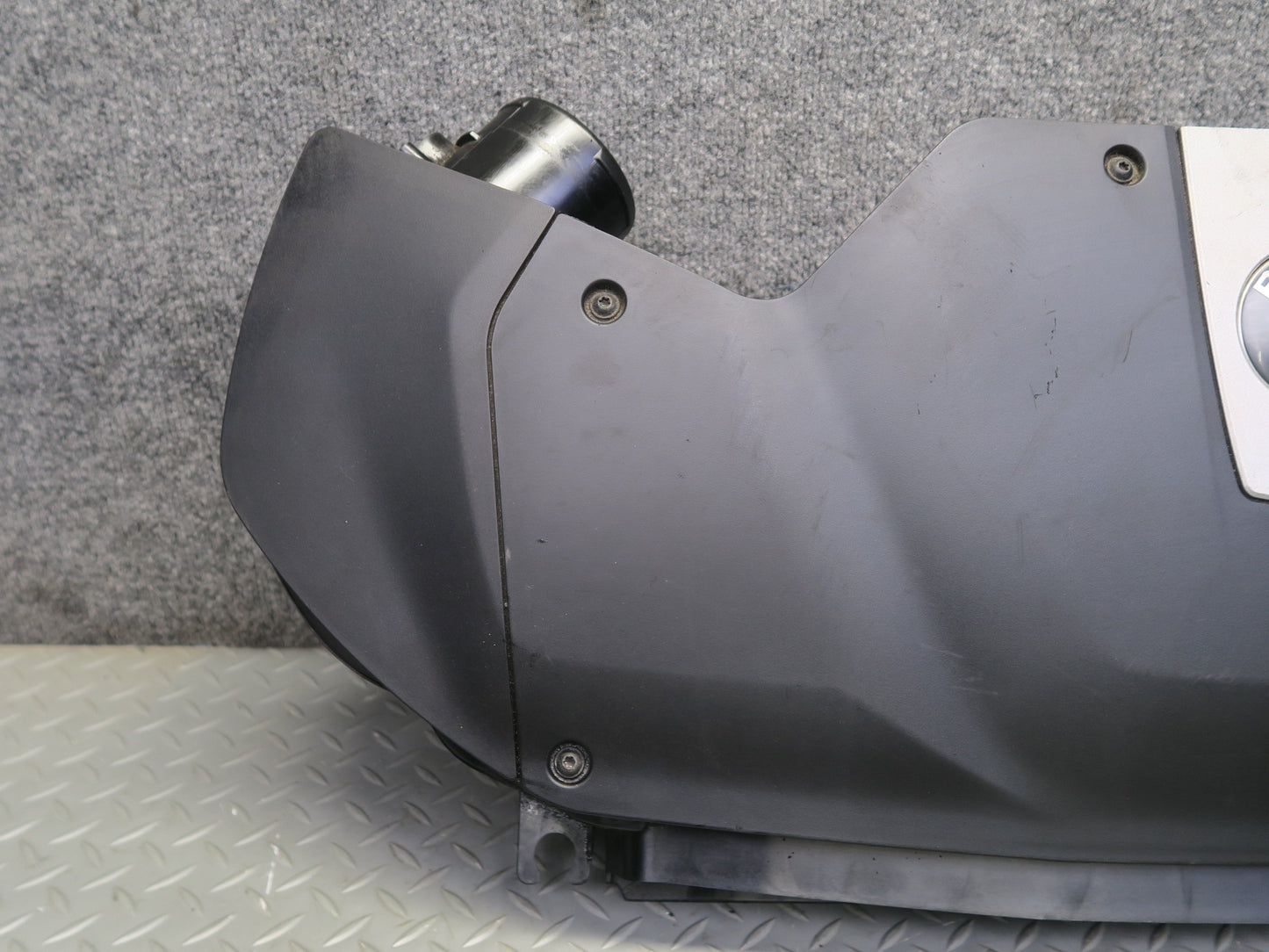 2014-2018 BMW F15 X5 50IX AWD N63 Air Intake Muffler Cleaner Filter Box