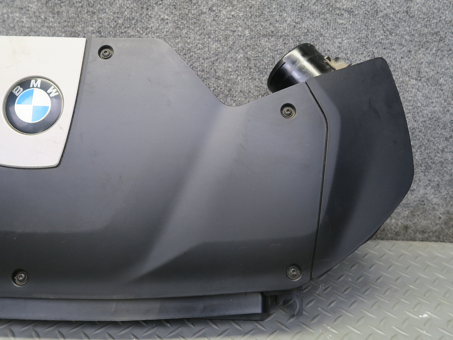2014-2018 BMW F15 X5 50IX AWD N63 Air Intake Muffler Cleaner Filter Box