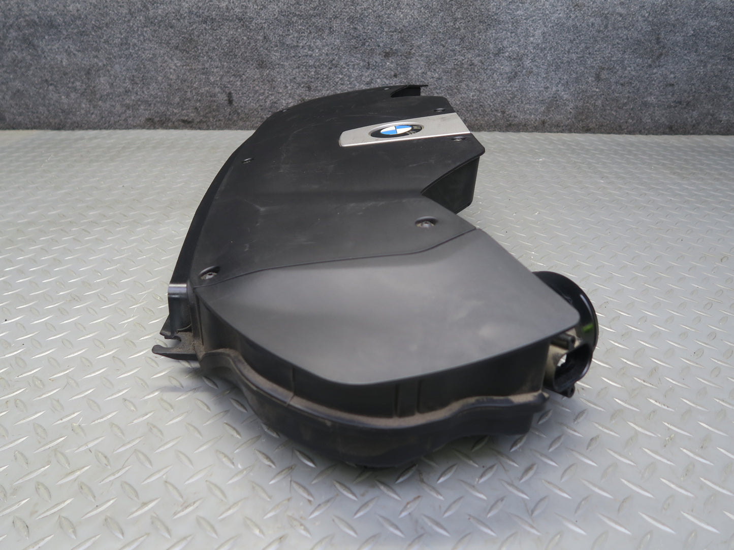 2014-2018 BMW F15 X5 50IX AWD N63 Air Intake Muffler Cleaner Filter Box