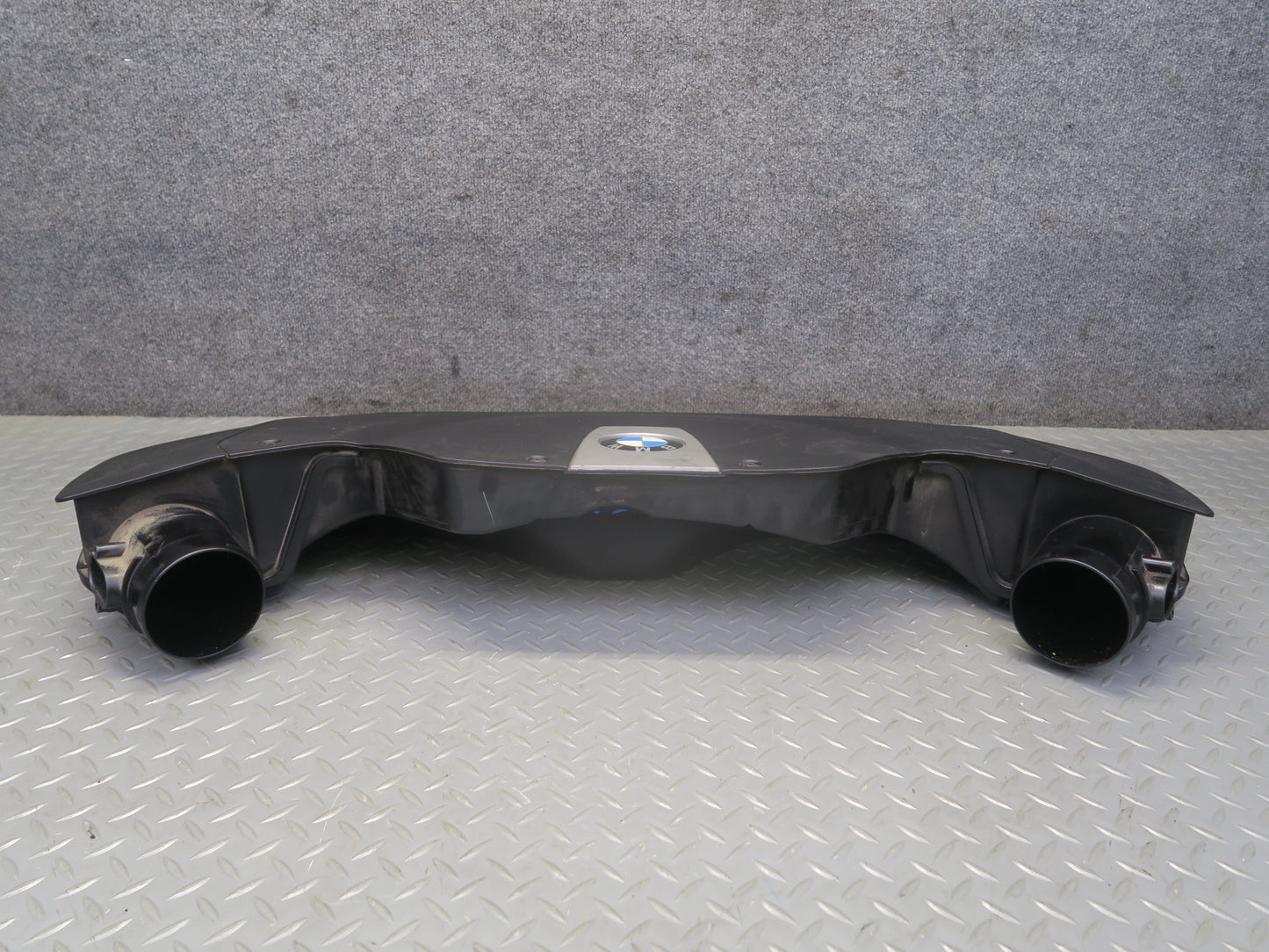 2014-2018 BMW F15 X5 50IX AWD N63 Air Intake Muffler Cleaner Filter Box