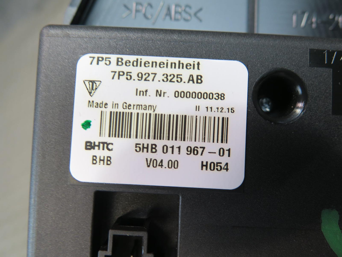 2011-2018 Porsche Cayenne 958 Rear Seat Heat Lock Switch Control Unit Panel