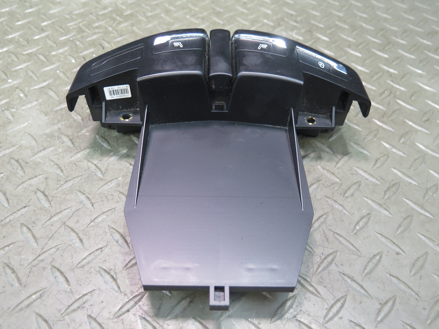 2011-2018 Porsche Cayenne 958 Rear Seat Heat Lock Switch Control Unit Panel