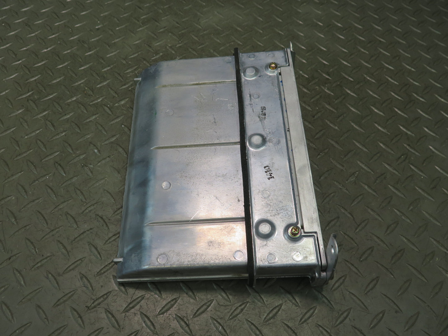 04-05 Lexus LS430 UCF30L ECM ECU Engine Control Module 89661-50692 OEM