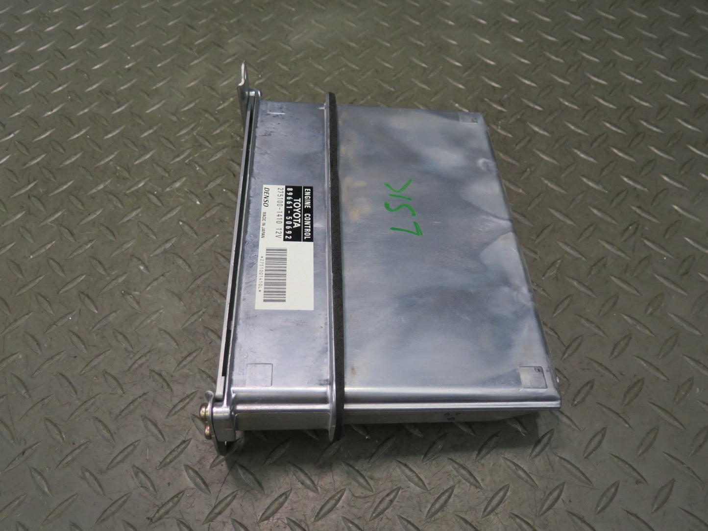 04-05 Lexus LS430 UCF30L ECM ECU Engine Control Module 89661-50692 OEM