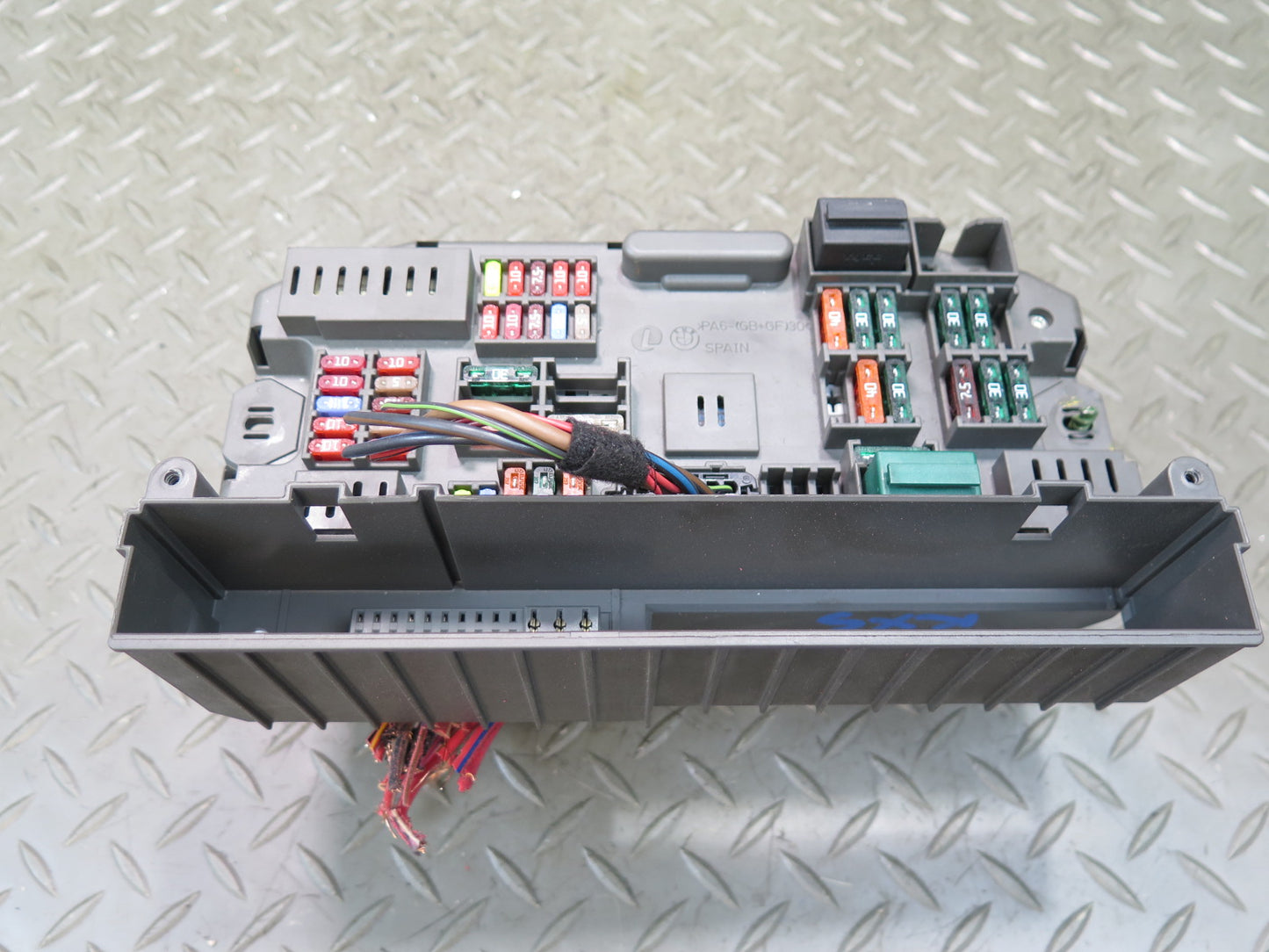 2008-2014 BMW E71 E72 X6 X6M Front Power Distribution Fuse Relay Box 9145115