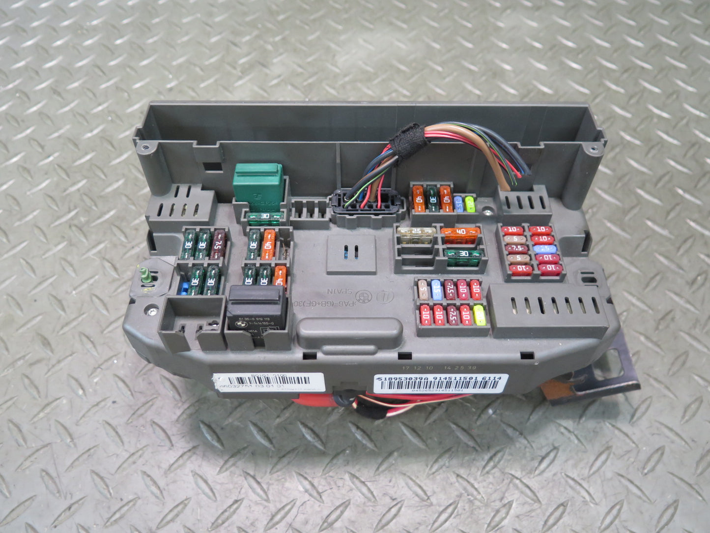 2008-2014 BMW E71 E72 X6 X6M Front Power Distribution Fuse Relay Box 9145115