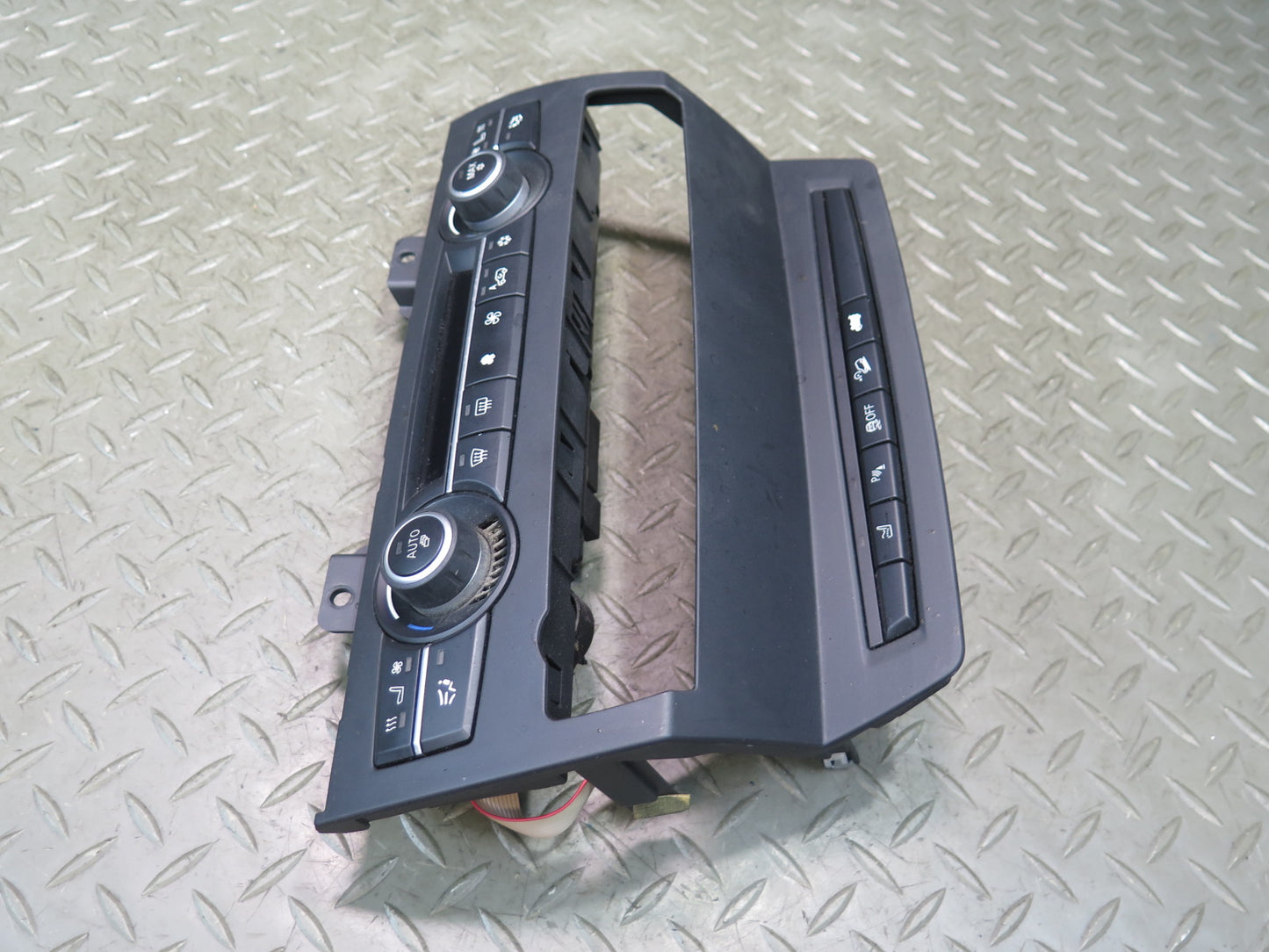 2008-2014 BMW E71 E72 X6 X6M A/C Heater Climate Control  PDC Traction Switch