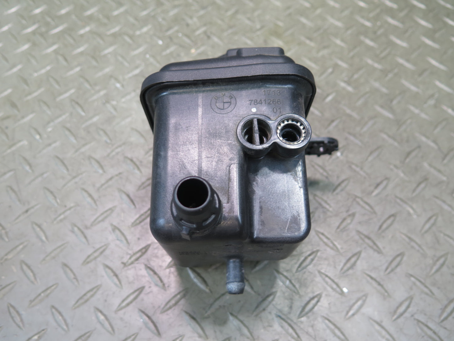 2014-2018 BMW F15 X5 50IX AWD N63 Engine Coolant Expansion Overflow Reservoir