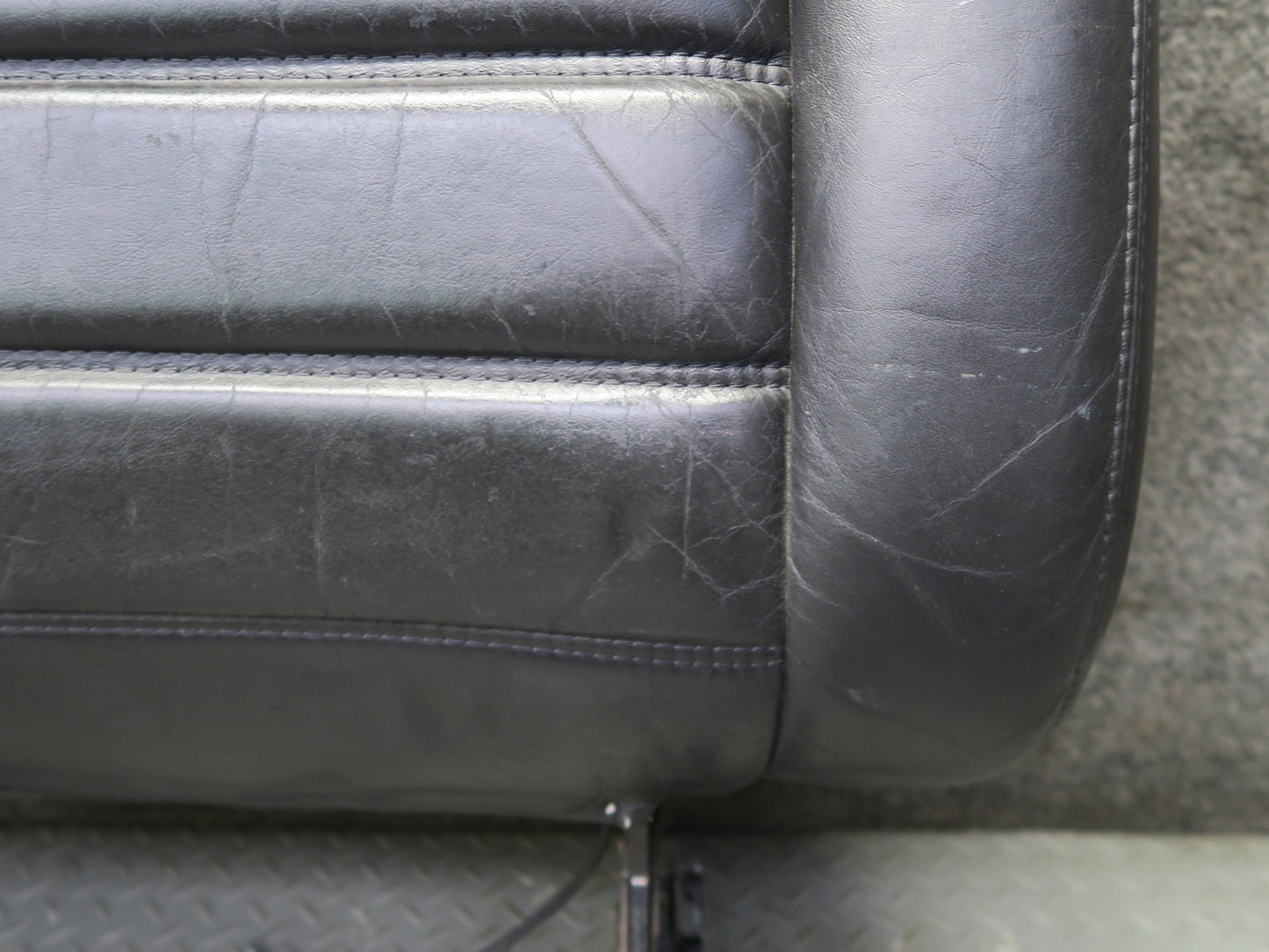 2005-2007 Hummer H2 Rear 2ND ROW Left Driver Side Seat Upper Cushion Leather