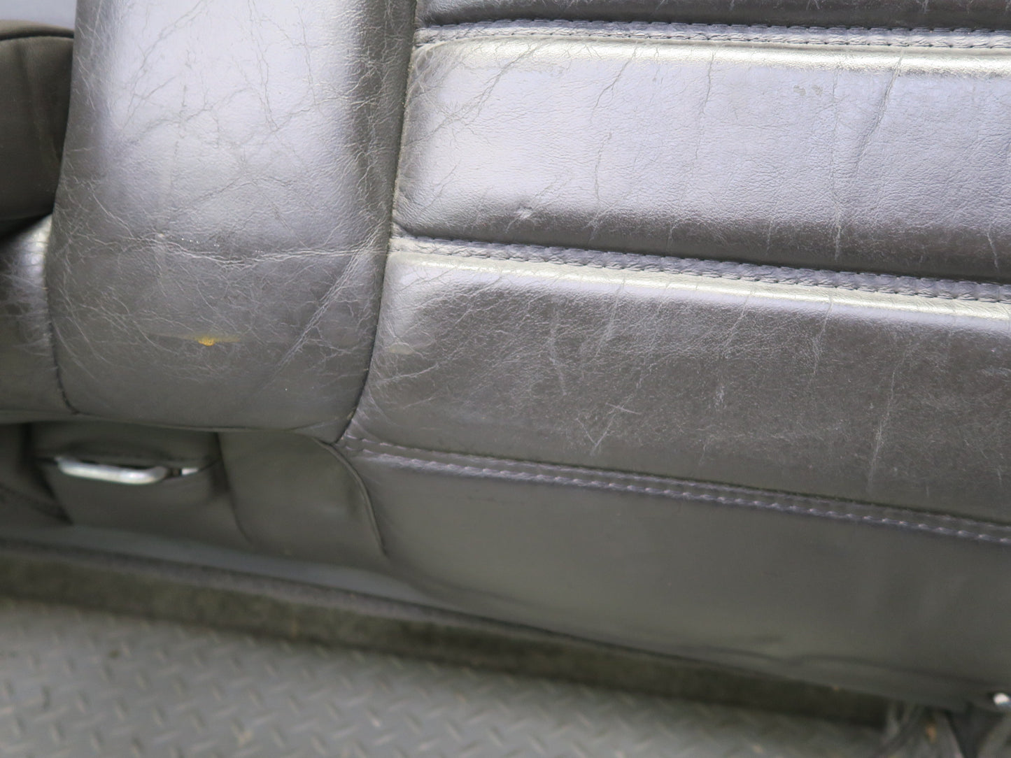 2005-2007 Hummer H2 Rear 2ND ROW Left Driver Side Seat Upper Cushion Leather