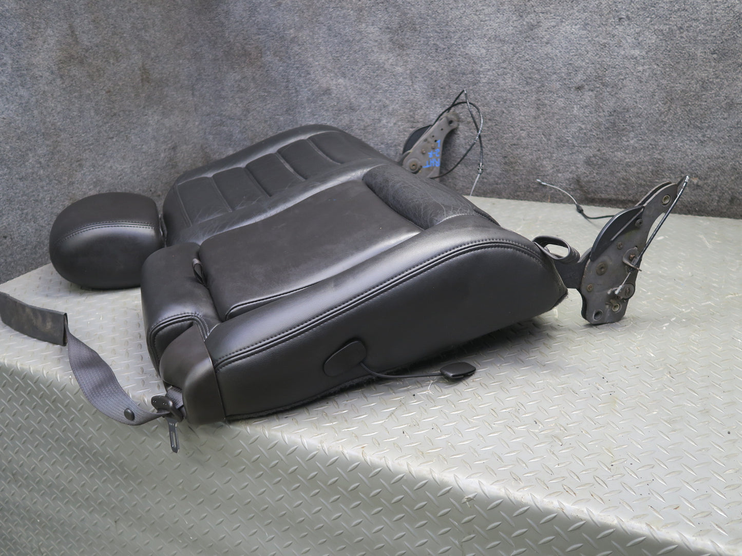 2005-2007 Hummer H2 Rear 2ND ROW Left Driver Side Seat Upper Cushion Leather