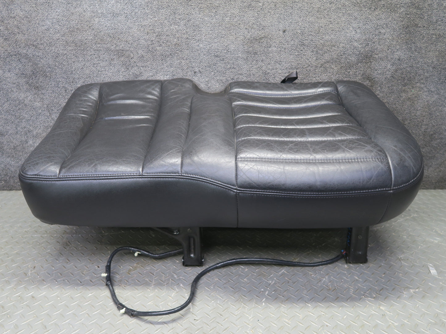2005-2007 Hummer H2 Rear 2ND ROW Left Driver Side Seat Lower Cushion Leather