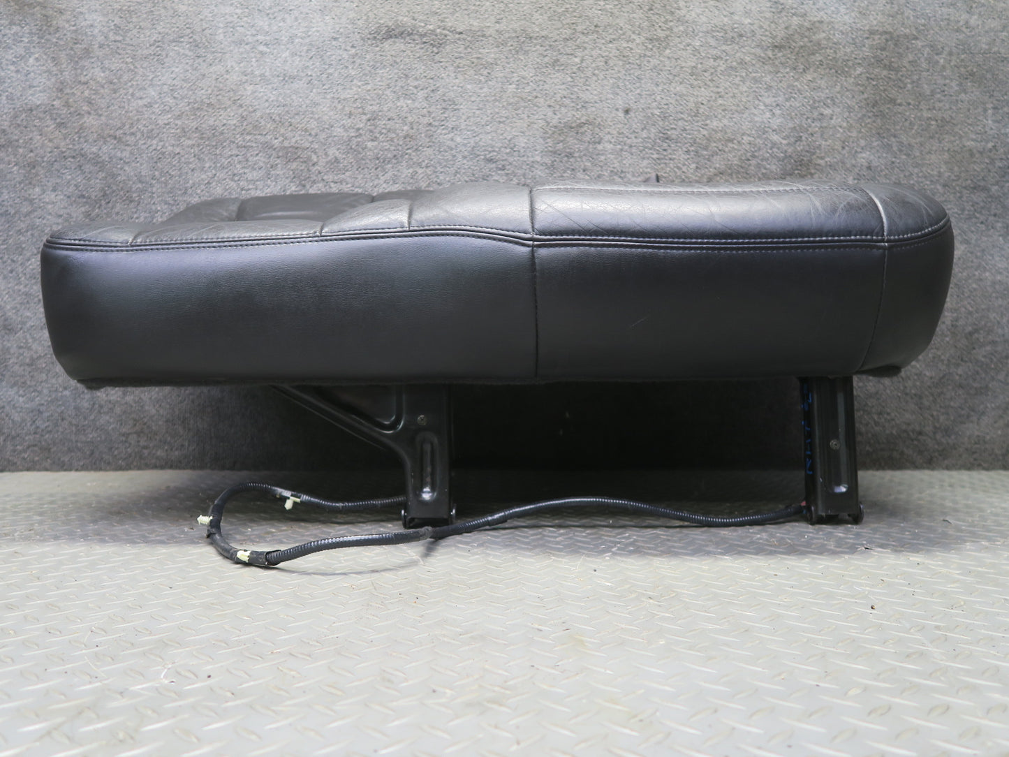 2005-2007 Hummer H2 Rear 2ND ROW Left Driver Side Seat Lower Cushion Leather