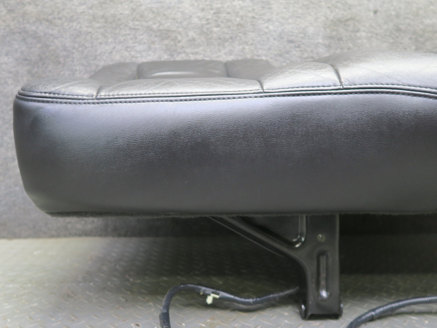 2005-2007 Hummer H2 Rear 2ND ROW Left Driver Side Seat Lower Cushion Leather