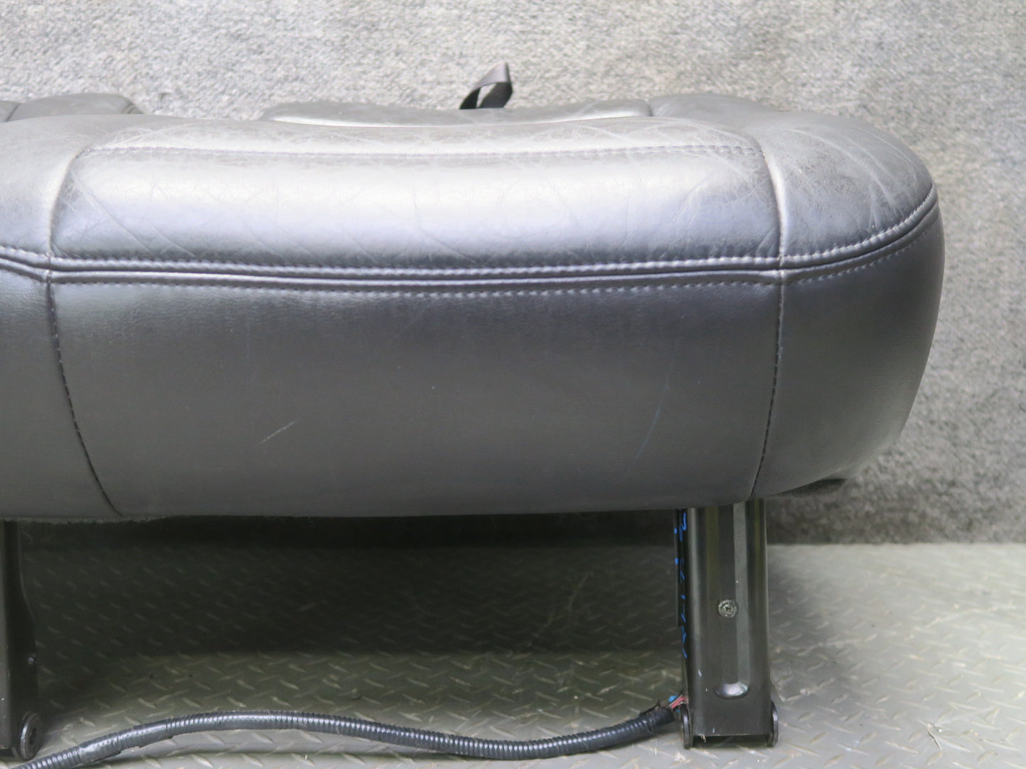 2005-2007 Hummer H2 Rear 2ND ROW Left Driver Side Seat Lower Cushion Leather