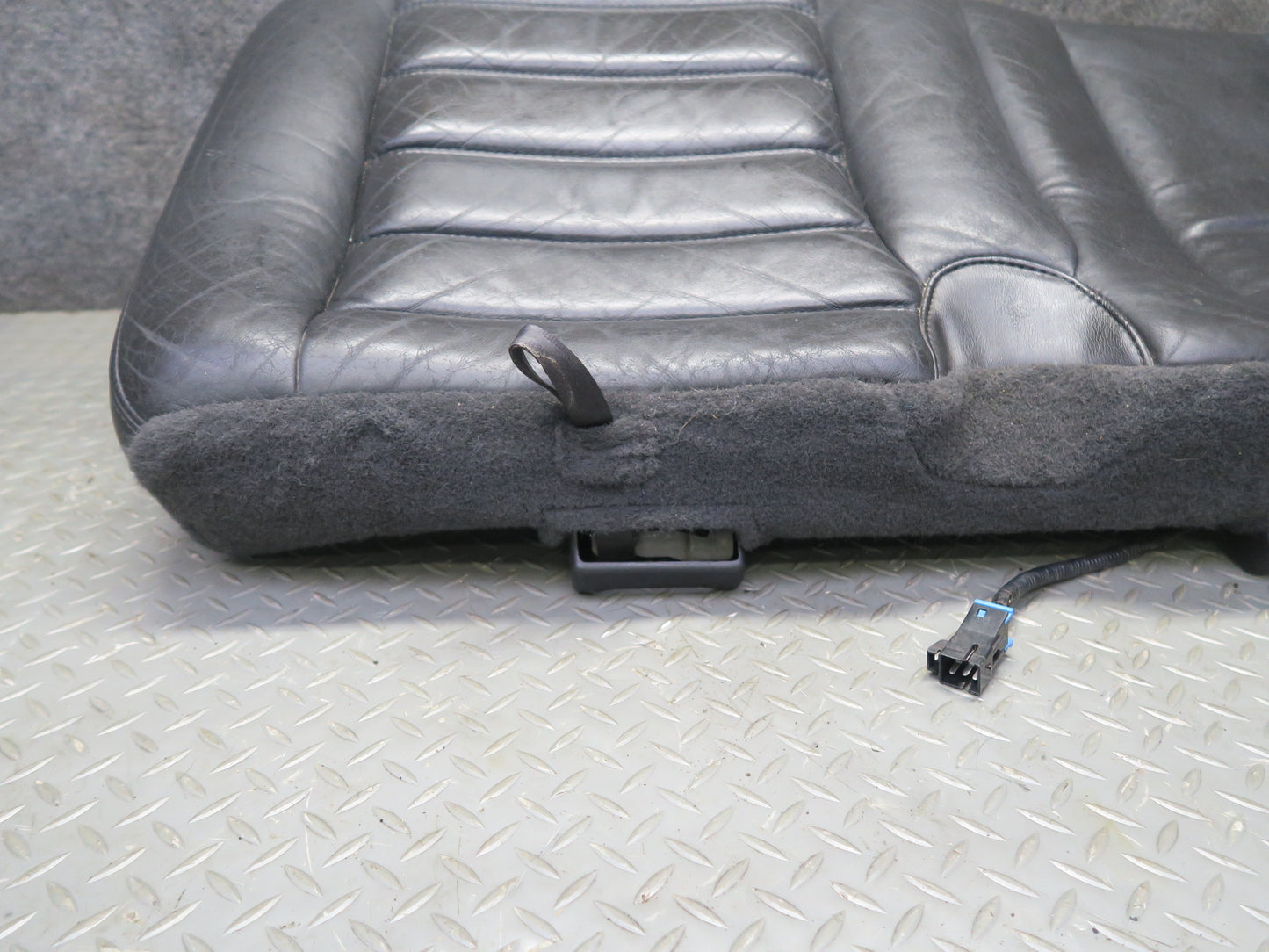 2005-2007 Hummer H2 Rear 2ND ROW Left Driver Side Seat Lower Cushion Leather