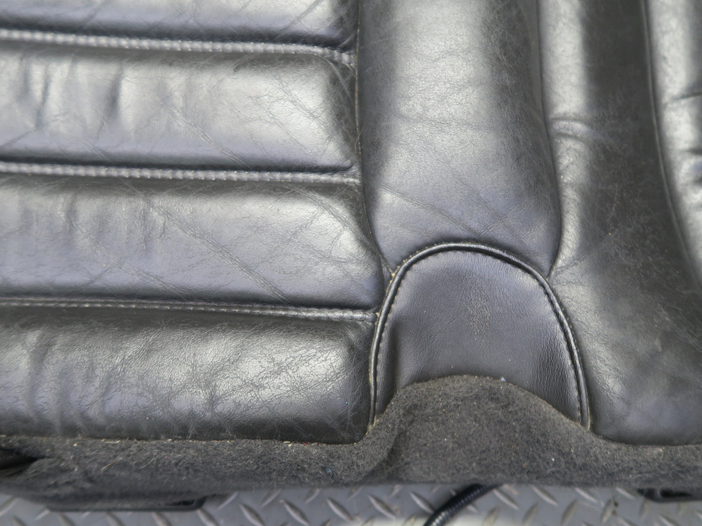 2005-2007 Hummer H2 Rear 2ND ROW Left Driver Side Seat Lower Cushion Leather