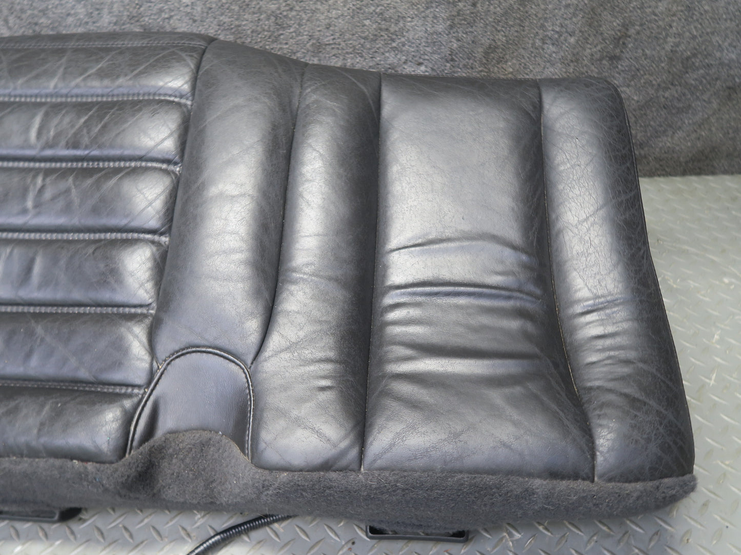 2005-2007 Hummer H2 Rear 2ND ROW Left Driver Side Seat Lower Cushion Leather