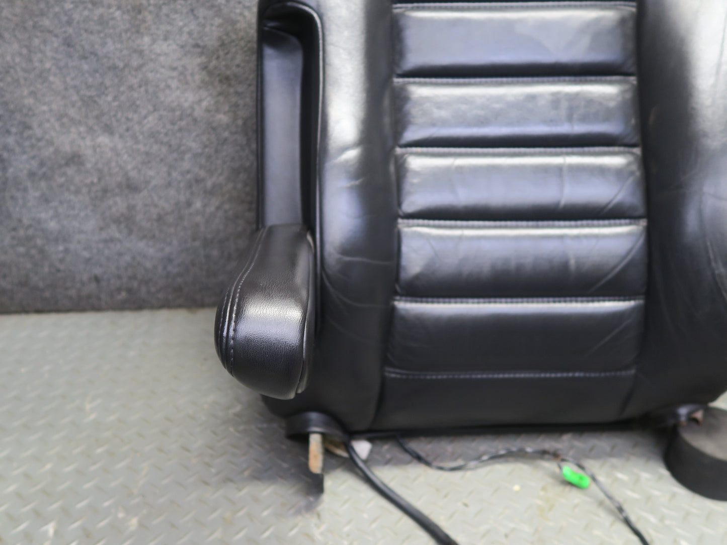 2005-2007 Hummer H2 Front Left Driver Side Seat Upper Cushion Leather