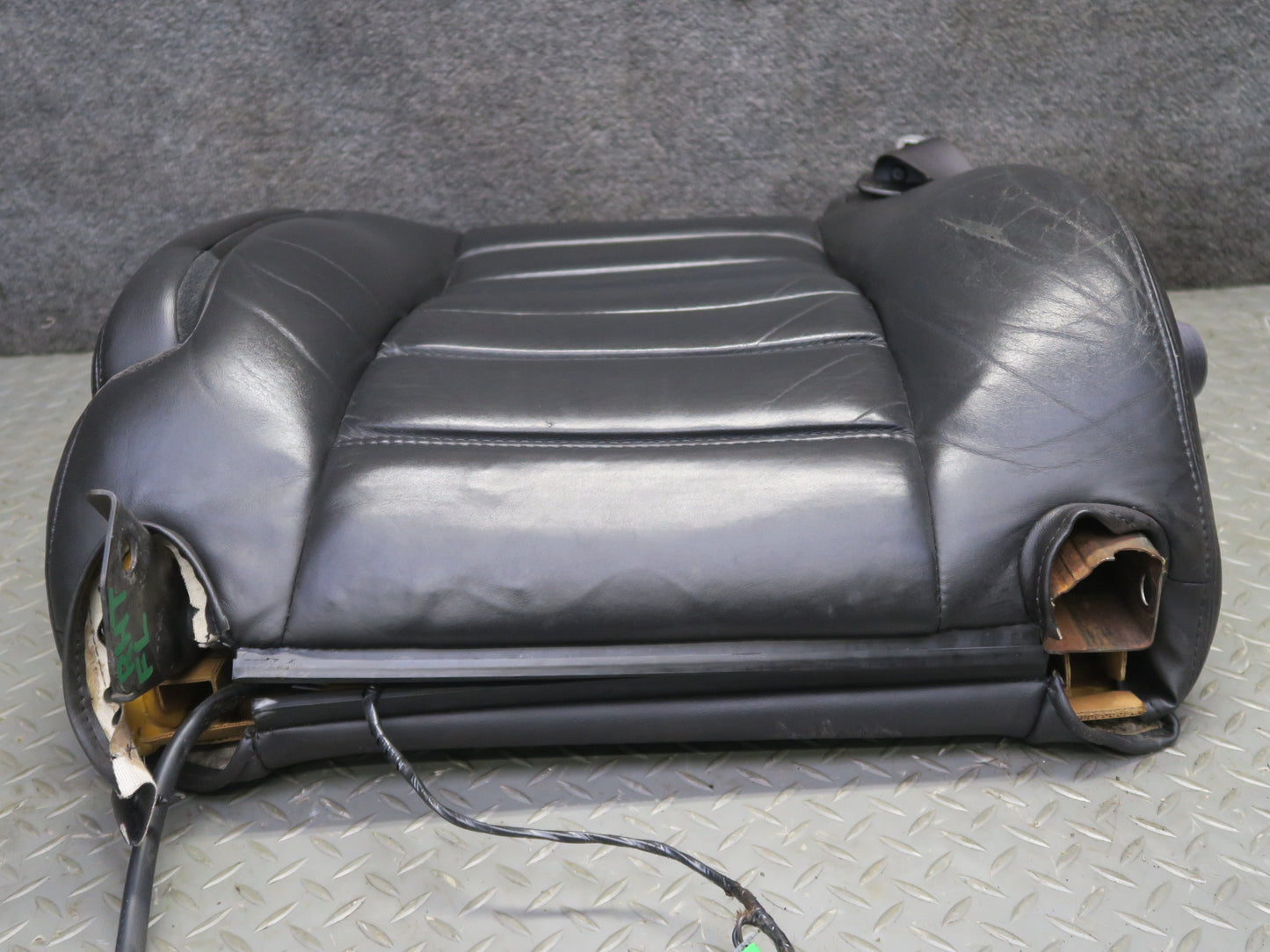 2005-2007 Hummer H2 Front Left Driver Side Seat Upper Cushion Leather